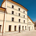 Coin Hotel